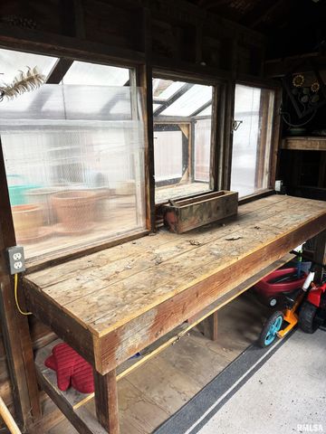 306 W FREMONT Street, Elmwood, IL 61529