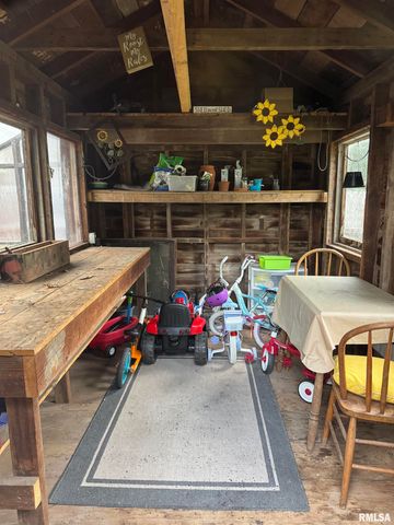 306 W FREMONT Street, Elmwood, IL 61529