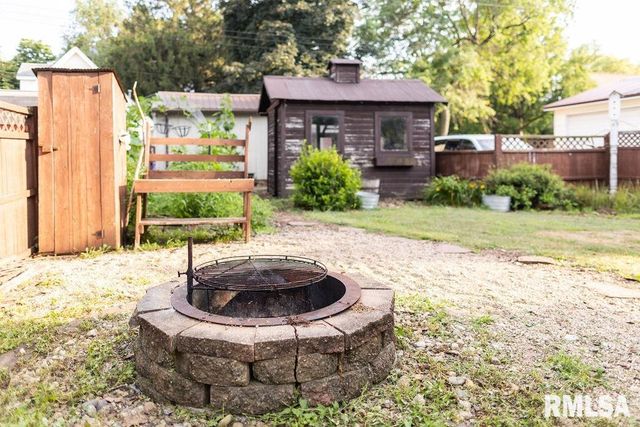 306 W FREMONT Street, Elmwood, IL 61529