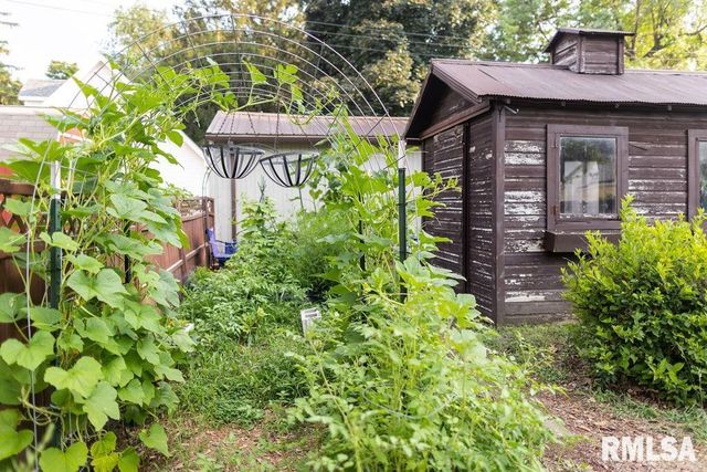 306 W FREMONT Street, Elmwood, IL 61529