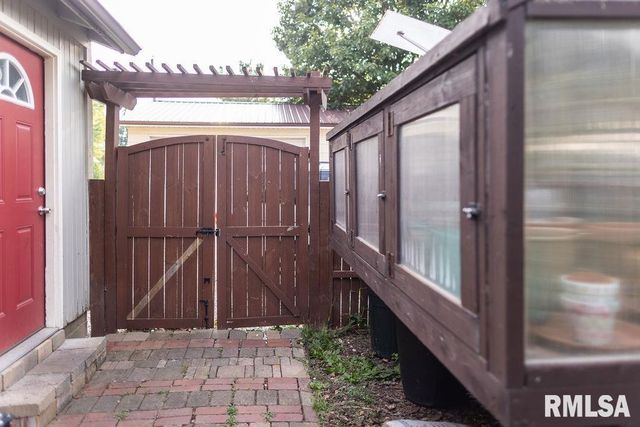 306 W FREMONT Street, Elmwood, IL 61529