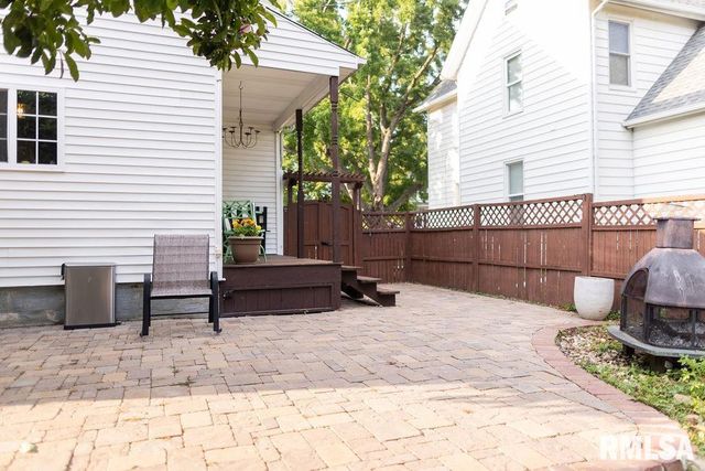 306 W FREMONT Street, Elmwood, IL 61529