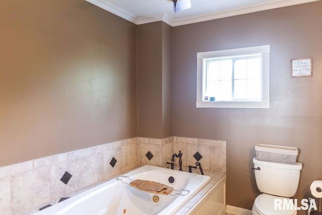 306 W FREMONT Street, Elmwood, IL 61529