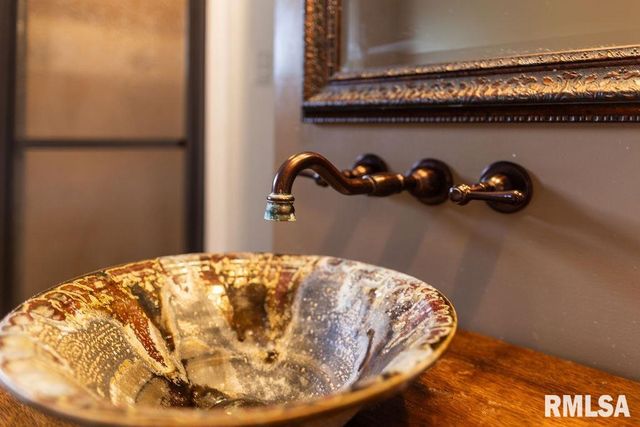 306 W FREMONT Street, Elmwood, IL 61529