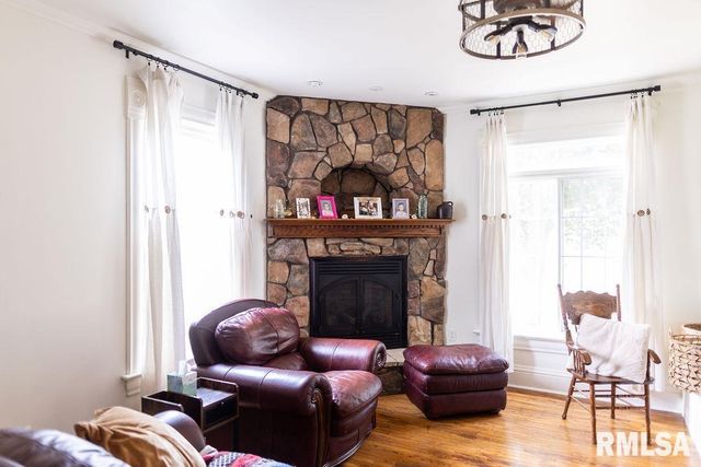 306 W FREMONT Street, Elmwood, IL 61529