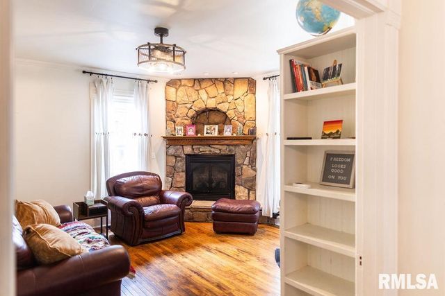 306 W FREMONT Street, Elmwood, IL 61529