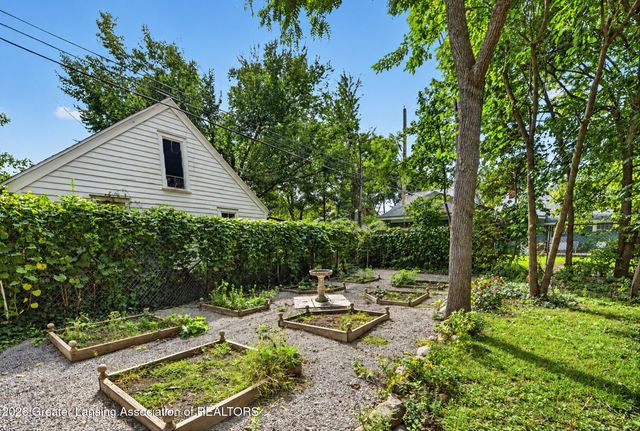 1609 W Lenawee Street, Lansing, MI 48915