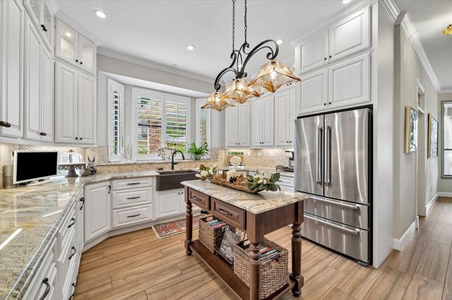 4703 Breezy Point Drive, Kingwood, TX 77345