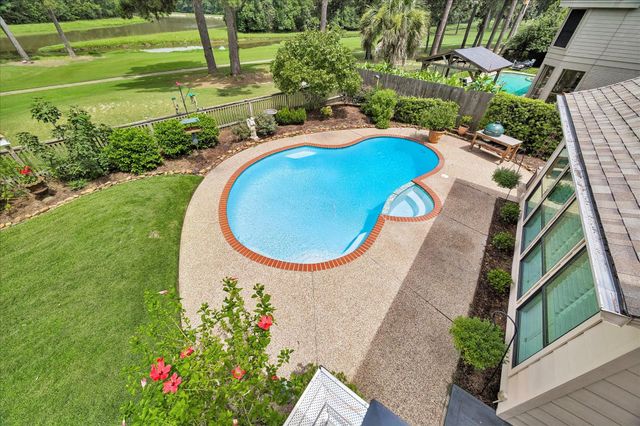 4703 Breezy Point Drive, Kingwood, TX 77345