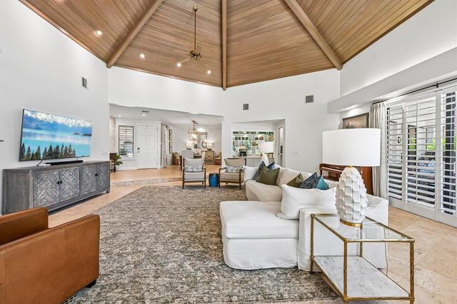 15 Carrick Road, Palm Beach Gardens, FL 33418