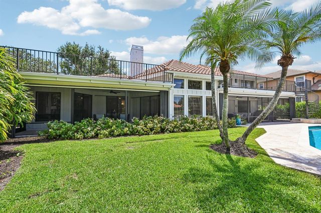15 Carrick Road, Palm Beach Gardens, FL 33418