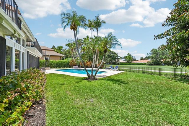 15 Carrick Road, Palm Beach Gardens, FL 33418