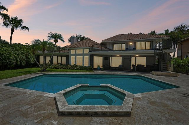 15 Carrick Road, Palm Beach Gardens, FL 33418