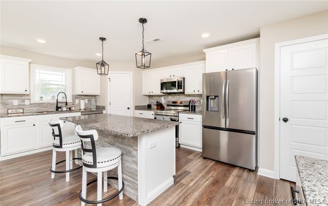 6407 Sunset Loop, Charlestown, IN 47111