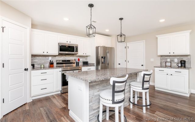 6407 Sunset Loop, Charlestown, IN 47111