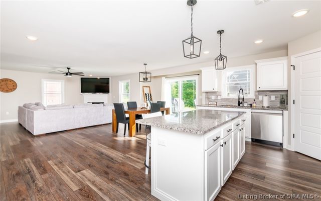 6407 Sunset Loop, Charlestown, IN 47111