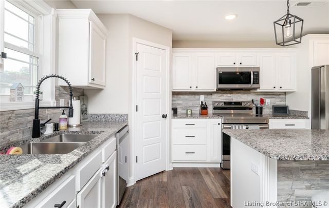 6407 Sunset Loop, Charlestown, IN 47111