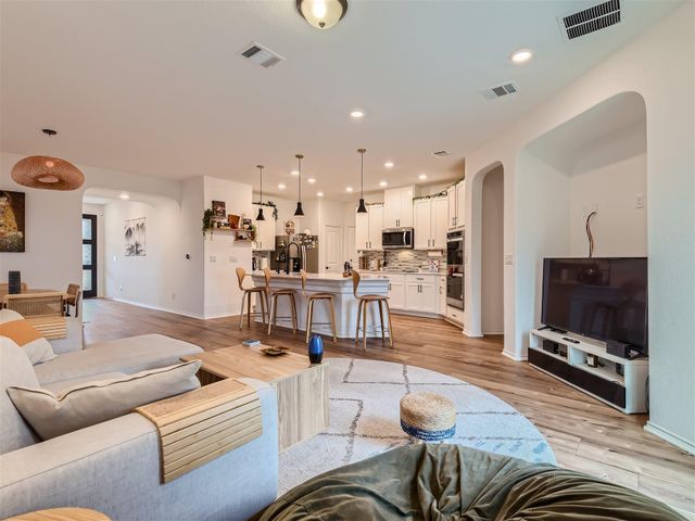 6521 Carriage Pines DR, Del Valle, TX 78617