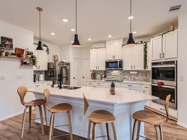 6521 Carriage Pines DR, Del Valle, TX 78617