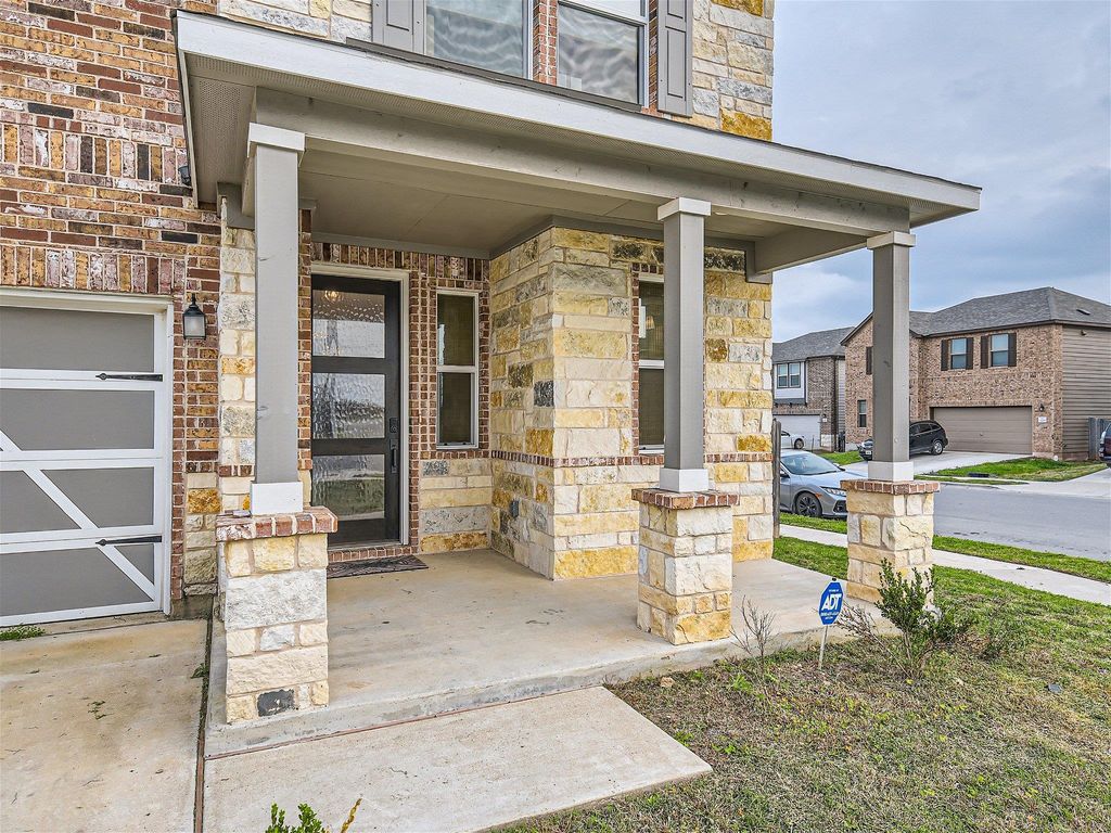 6521 Carriage Pines DR, Del Valle, TX 78617