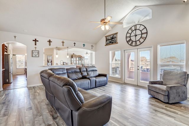 2520 48th Street NE, Rio Rancho, NM 87144