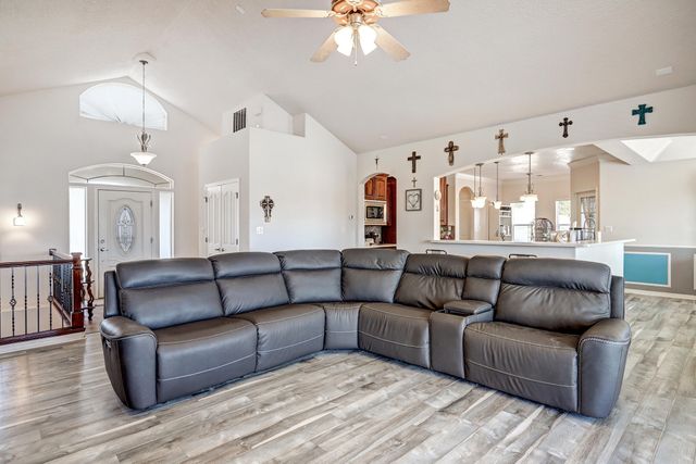 2520 48th Street NE, Rio Rancho, NM 87144