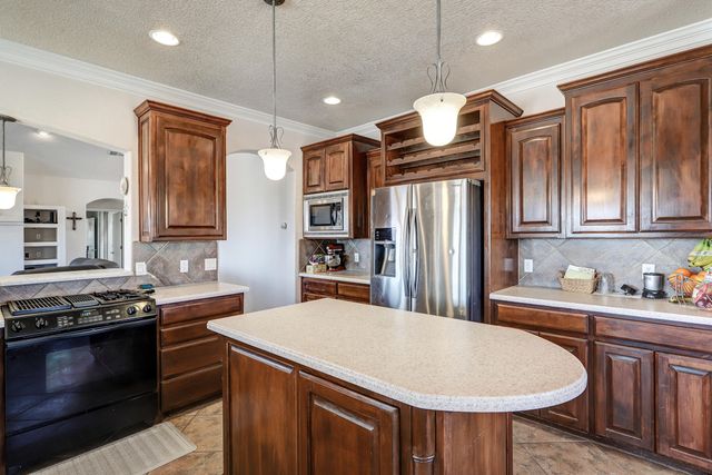 2520 48th Street NE, Rio Rancho, NM 87144