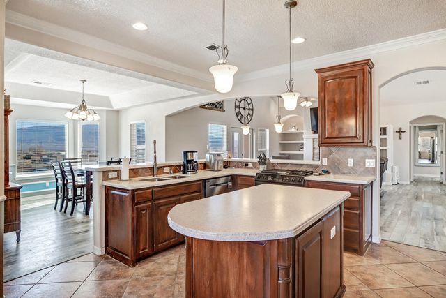 2520 48th Street NE, Rio Rancho, NM 87144