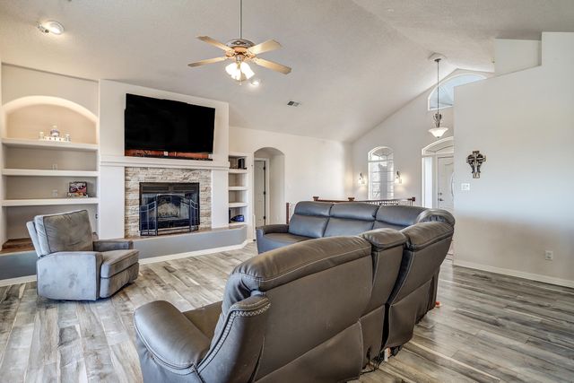 2520 48th Street NE, Rio Rancho, NM 87144