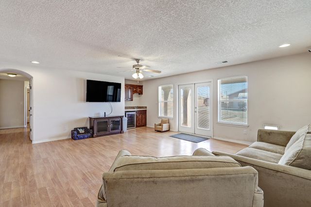 2520 48th Street NE, Rio Rancho, NM 87144