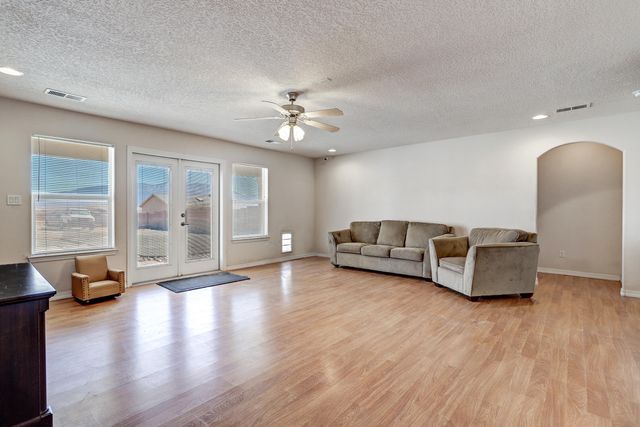 2520 48th Street NE, Rio Rancho, NM 87144