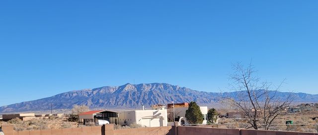2520 48th Street NE, Rio Rancho, NM 87144