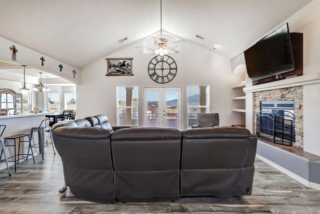 2520 48th Street NE, Rio Rancho, NM 87144