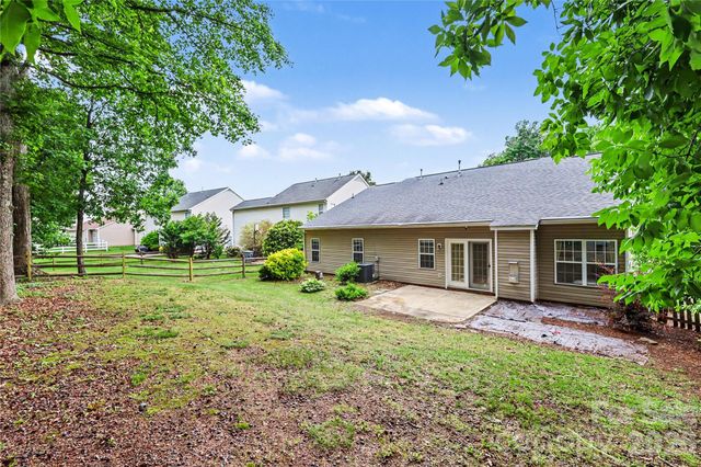 10312 Fairbourne Court, Charlotte, NC 28269