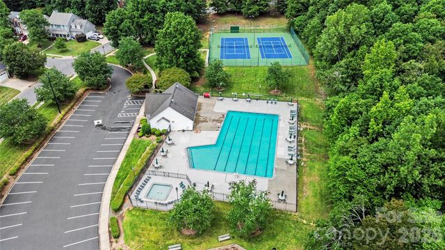 10312 Fairbourne Court, Charlotte, NC 28269
