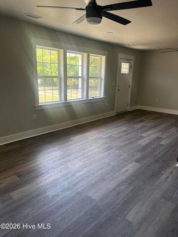 17 Burton Road, Southport, NC 28461