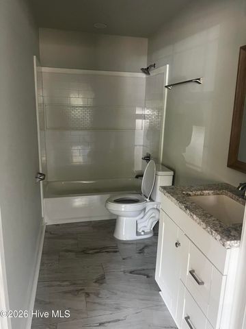 17 Burton Road, Southport, NC 28461