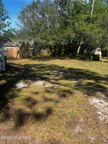 17 Burton Road, Southport, NC 28461
