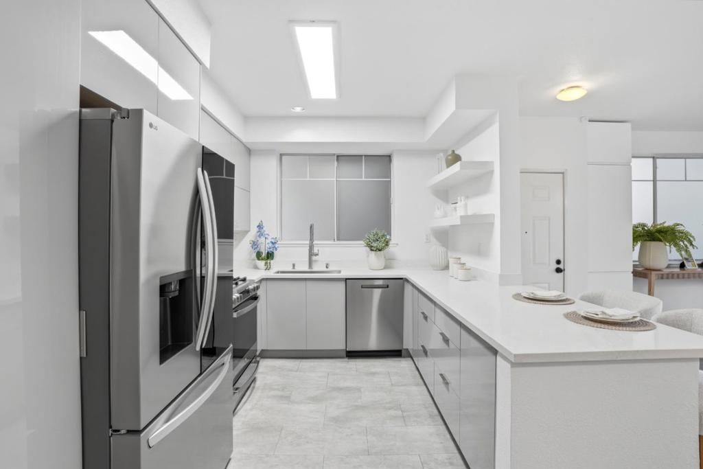 Image 14 of property listing at 1400 El Camino Real 234, South San Francisco, CA 94080