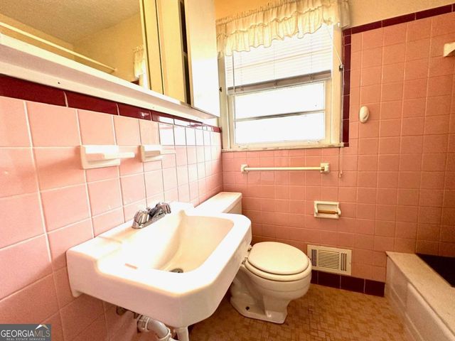 446 Windy Hill Road SE, Marietta, GA 30060