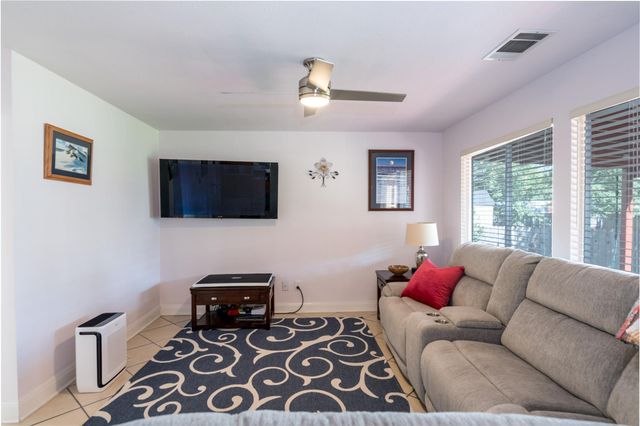1005 Doras DR, Pflugerville, TX 78660