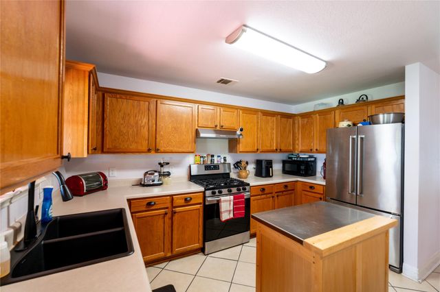 1005 Doras DR, Pflugerville, TX 78660