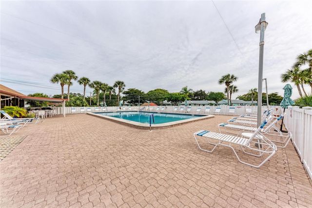 4006 36TH AVENUE DRIVE W, Bradenton, FL 34205