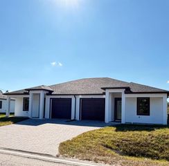 209-211 W 12th ST, Lehigh Acres, FL 33972