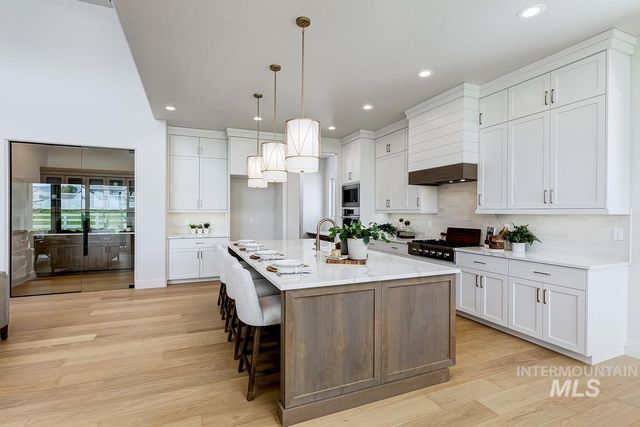 14198 N Woodpecker Ave, Boise, ID 83714