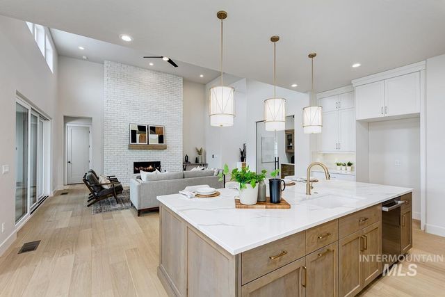 14198 N Woodpecker Ave, Boise, ID 83714