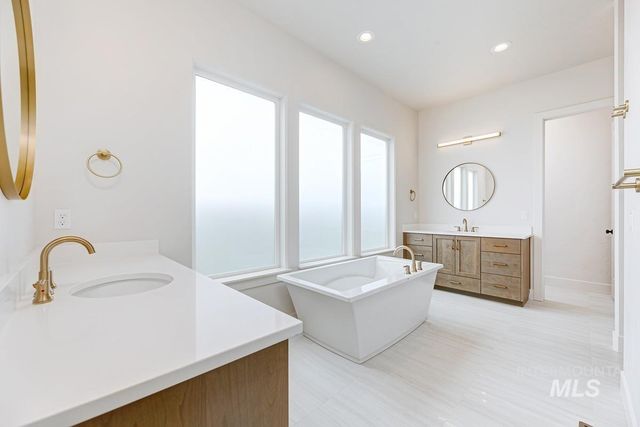 14198 N Woodpecker Ave, Boise, ID 83714