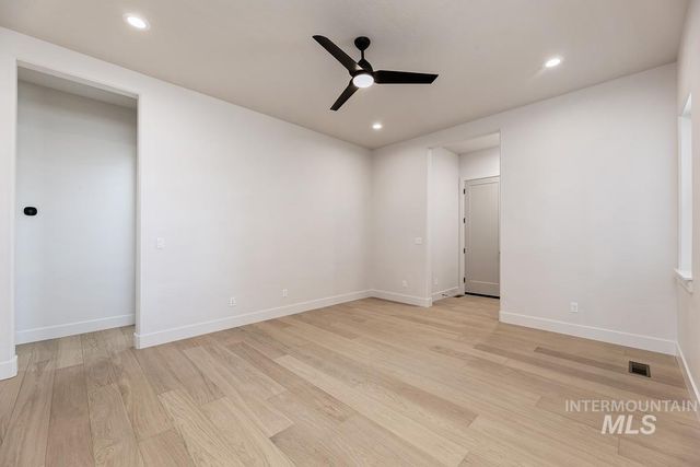 14198 N Woodpecker Ave, Boise, ID 83714