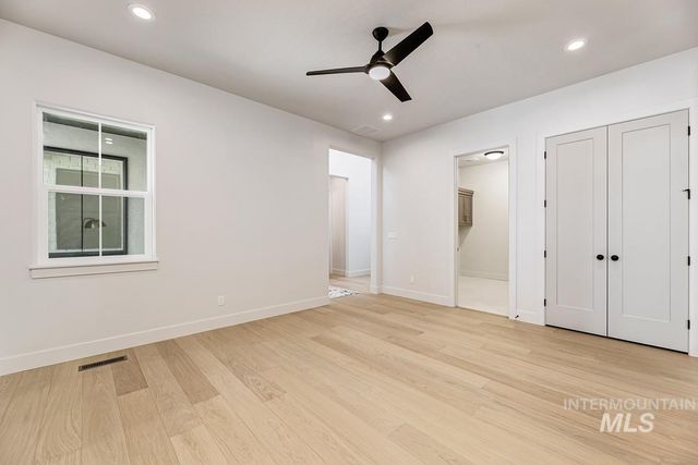 14198 N Woodpecker Ave, Boise, ID 83714