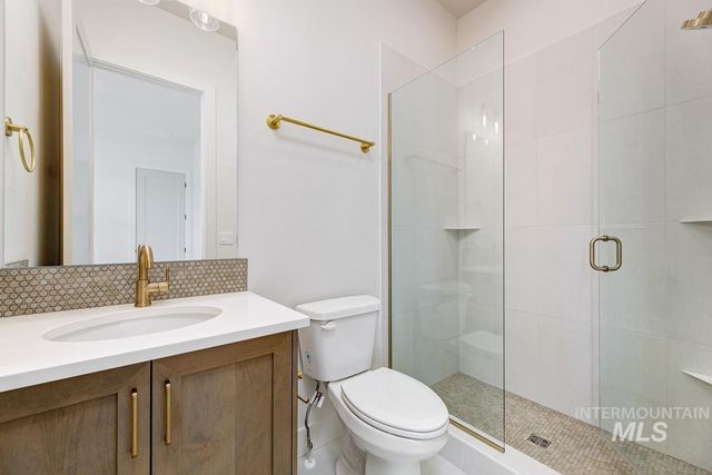 14198 N Woodpecker Ave, Boise, ID 83714